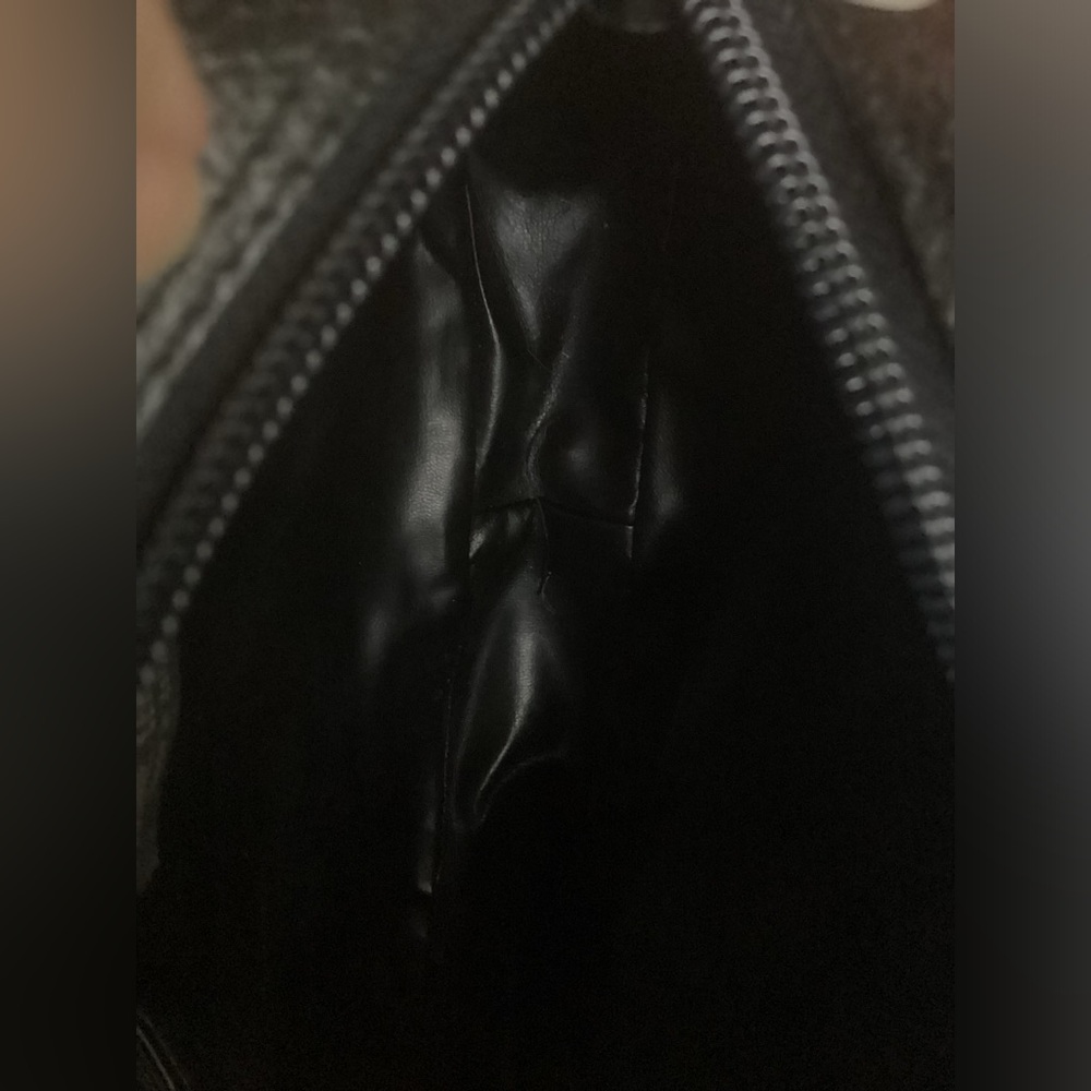 SAKS FIFTH AVENUE black leather bag ITALY EUC crossbody or shoulder - Picture 11 of 11